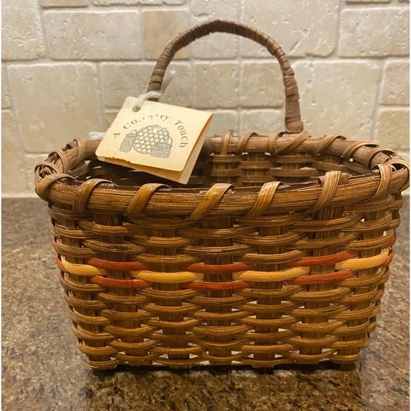 NWT Vintage Handcrafted Wooden Hanging Basket By Jackie Montemerlo 5x8x 5&1/2” - Picture 2 of 6